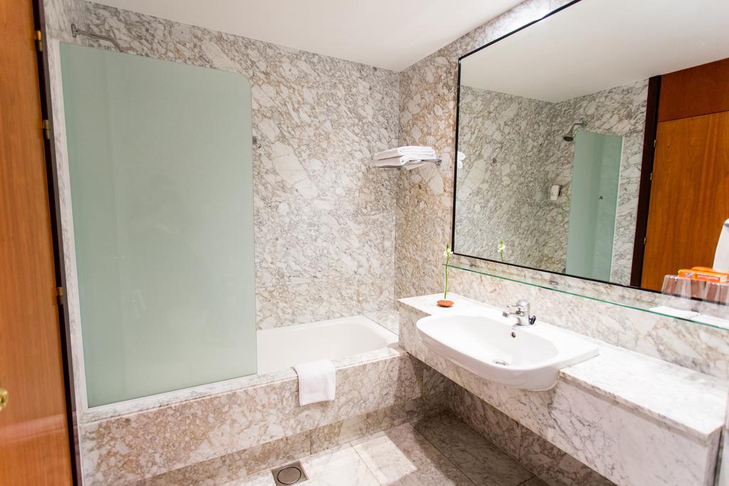 New Hotel Овьедо Номер фото