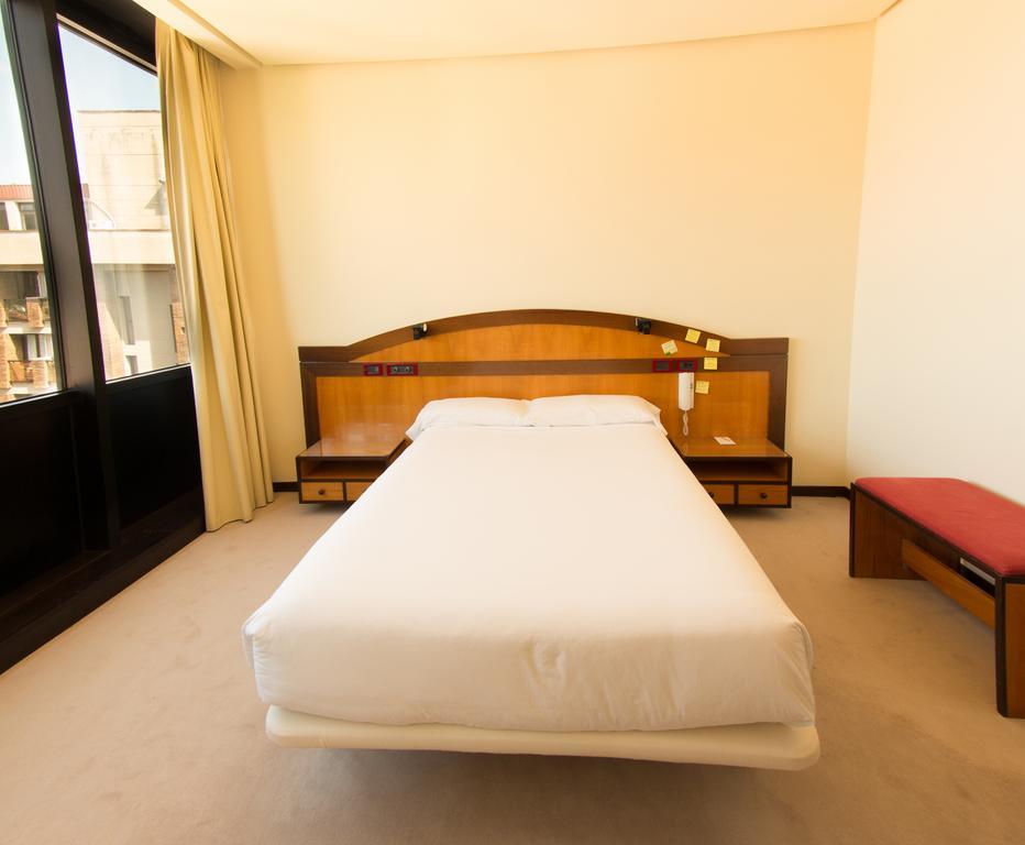 New Hotel Овьедо Номер фото