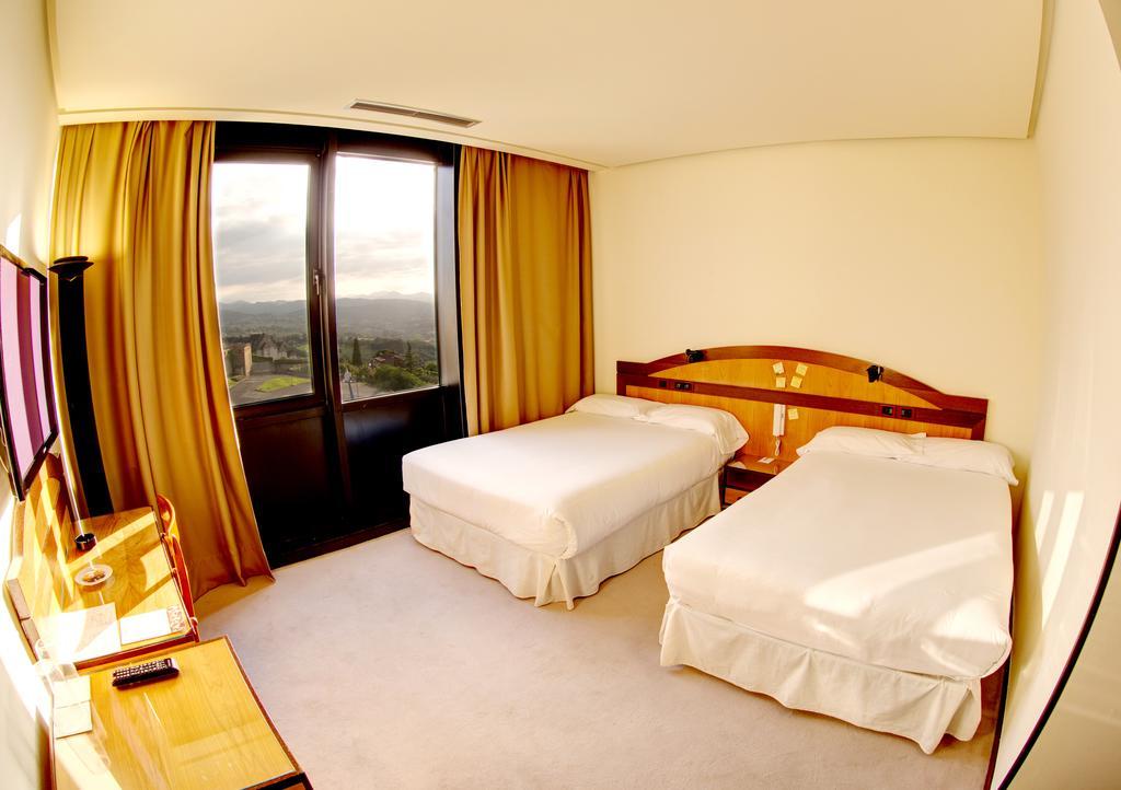New Hotel Овьедо Номер фото