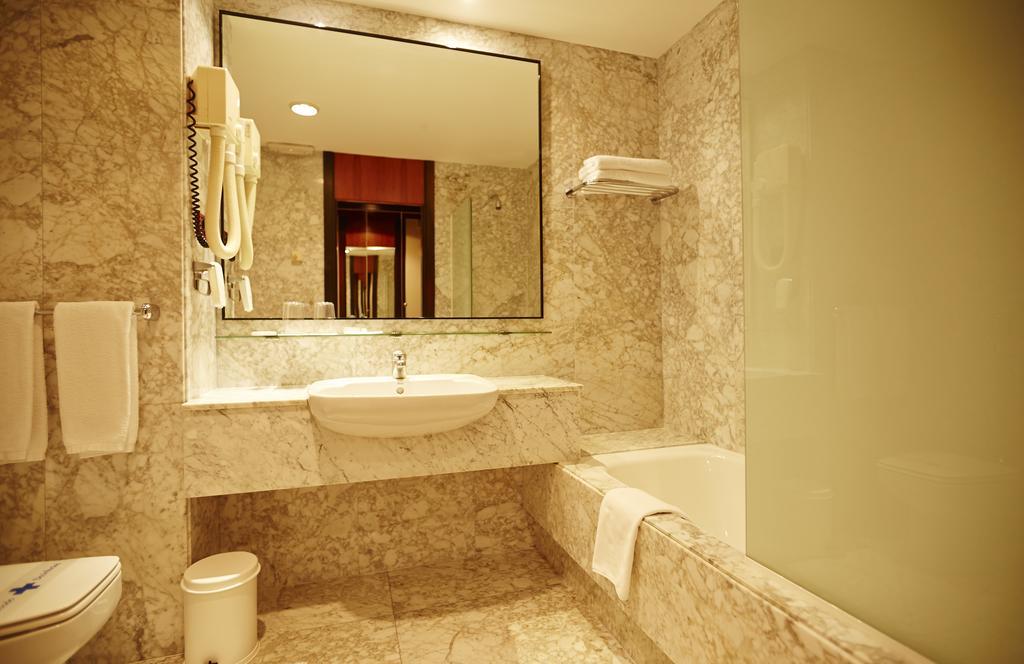 New Hotel Овьедо Экстерьер фото