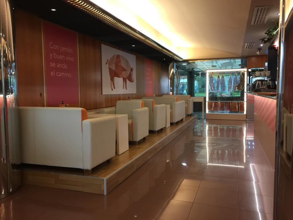 New Hotel Овьедо Экстерьер фото